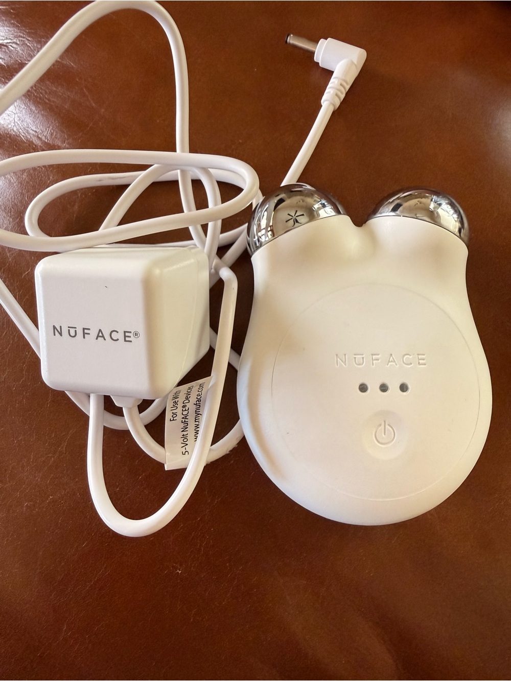 NuFACE travel Toning Device with Charger. NWOB.